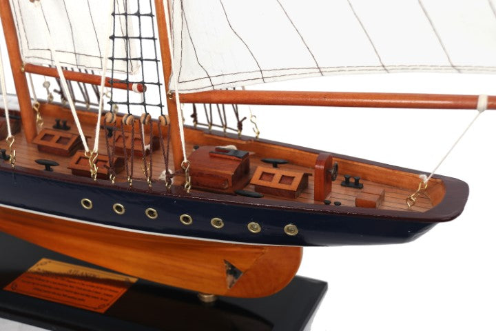Modelo de escuna Atlantic 72 cm - Réplica do navio lendário com possibilidade de personalização por gravação - Presente ideal para amantes da vela - Feito em madeira com velas de tecido