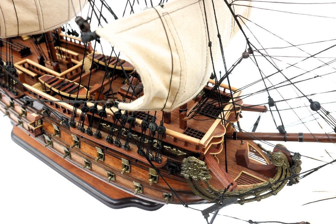 Modelo do veleiro San Felipe 80cm, com possibilidade de personalização por gravação