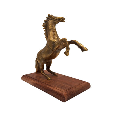 Figura de Cavalo em Alumínio com Base de Madeira com Possibilidade de Personalização por Gravação - Presente Elegante em Cor Dourada e Castanha, Altura 27,5 cm