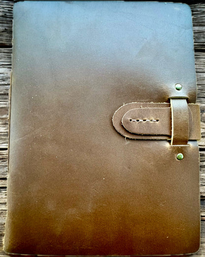 Notatnik Premium "RetroNotes" – Caderno Elegante de Pele Verdadeira - 200 páginas, 120g, caderno, bloco de desenho, cor castanha, personalização com gravação
