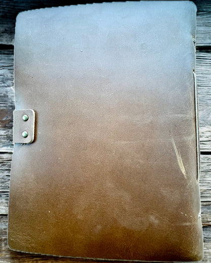 Notatnik Premium "RetroNotes" – Caderno Elegante de Pele Verdadeira - 200 páginas, 120g, caderno, bloco de desenho, cor castanha, personalização com gravação
