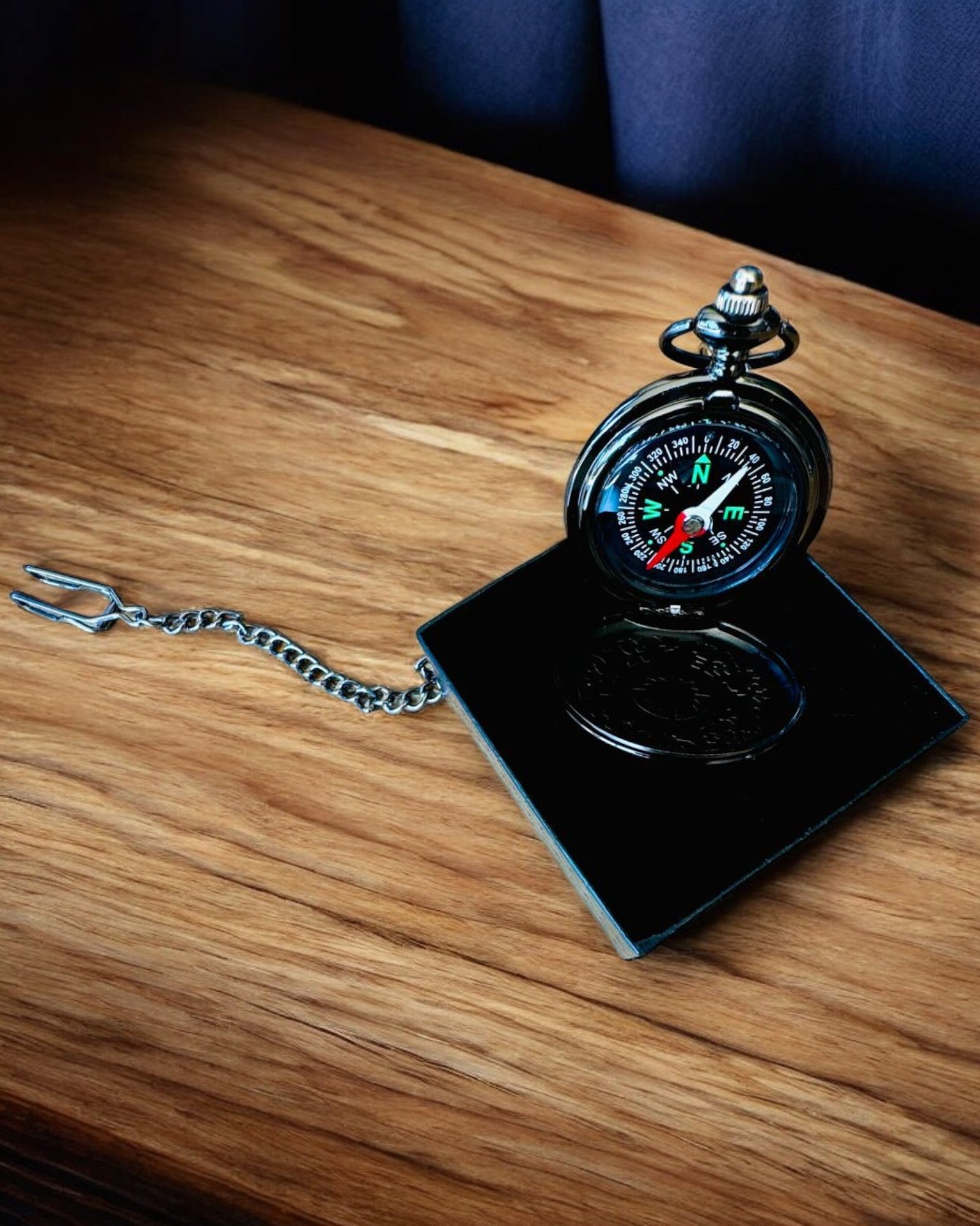 Bússola em estilo de relógio de bolso "Navigator" - Cor metal escuro