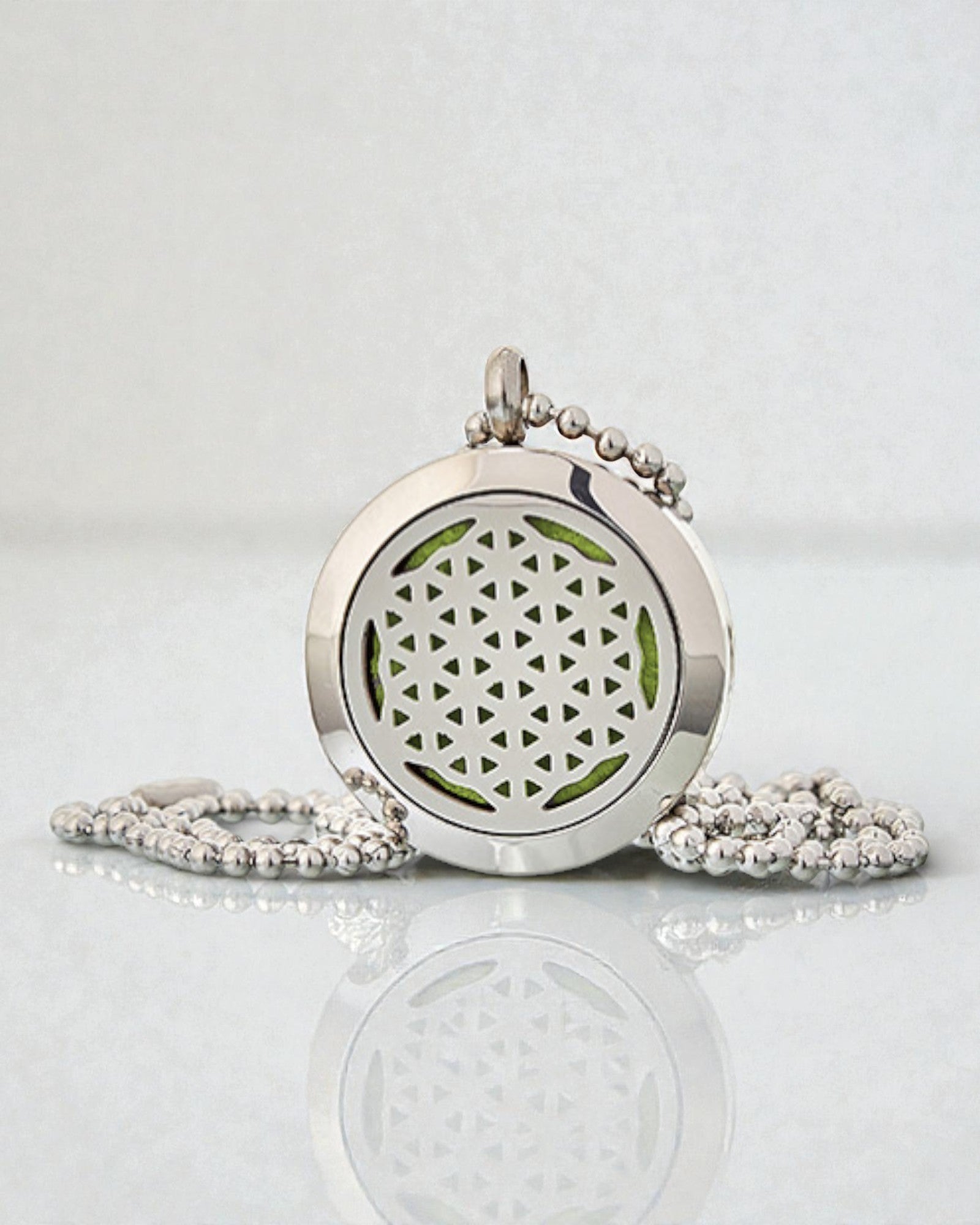 Aurelia Vita – Colar Difusor de Aromaterapia Flor da Vida 25 mm em Aço Inoxidável