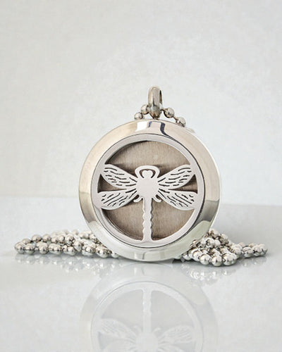 Colar Aromalife Dragonfly Spirit – Medalhão Aromático com Libélula 25 mm