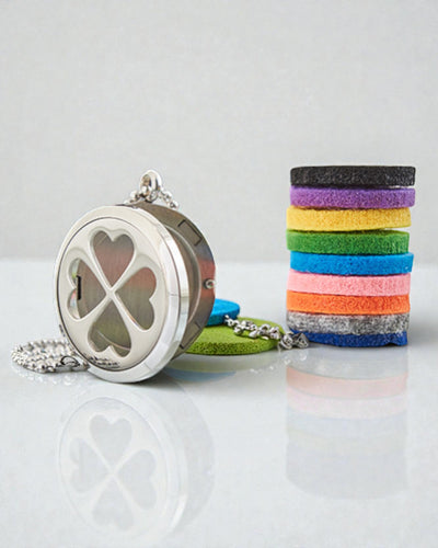 AromaClover – Colar de Aromaterapia com Medalhão de Trevo de Quatro Folhas 30 mm