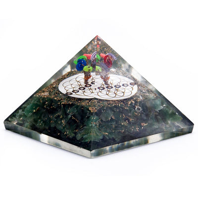 Pirâmide Orgonite com Água-marinha Verde e Simbologia da Flor da Vida