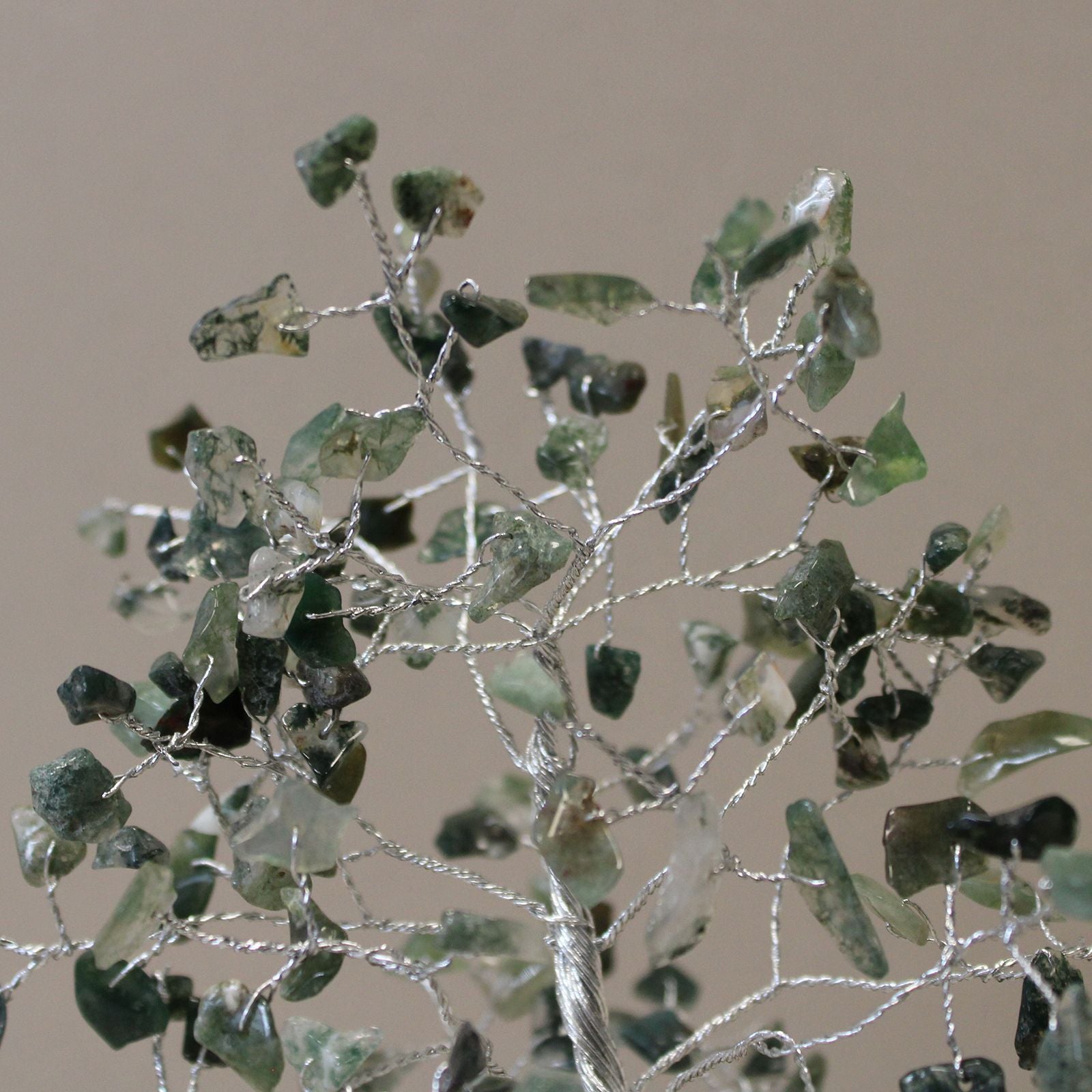 Árvore de Pedras com Base de Orgonite - 160 Pedras de Ágata Musgosa