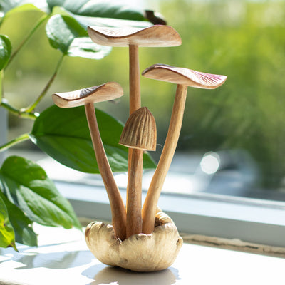 Cogumelos Florestais Entalhados à Mão - Conjunto de 4 Cogumelos Grandes em Madeira Natural, Perfeitos para Presente - Altura 14 cm, Estilo Rústico Único, Excelente para Decoração de Interiores  