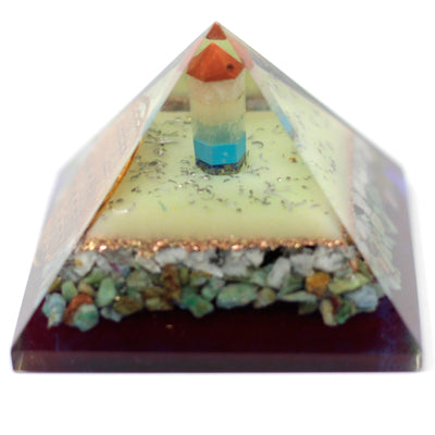 Pirâmide Orgonite Grande 70mm com símbolo da flor da vida