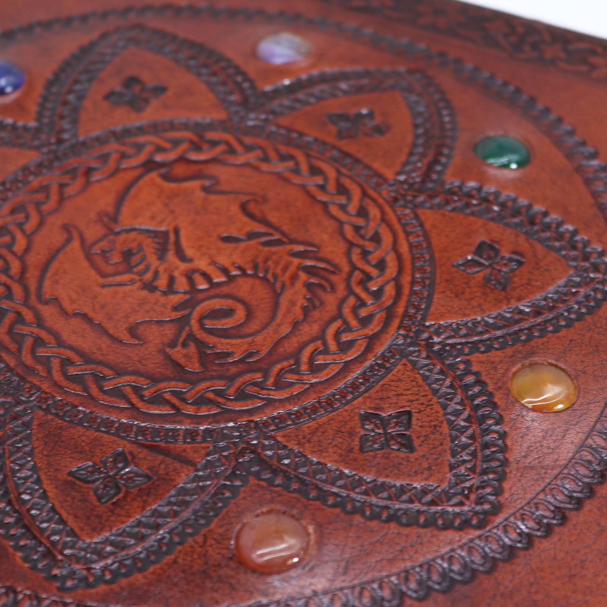 Livro da Mandala do Dragão com Pedras dos Chakras - Artesanal, Couro Natural, 100 Páginas Lisas, 25x34 cm