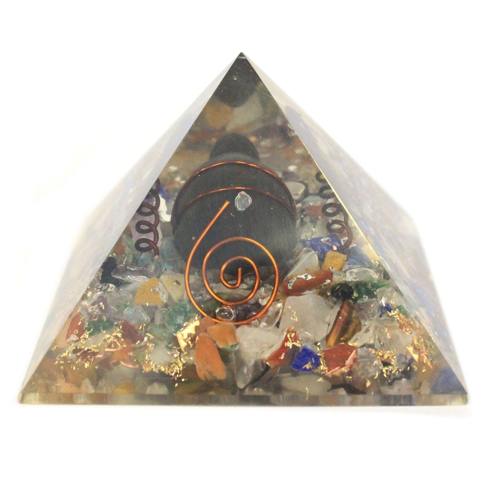 Pirâmide Média Orgonite 60mm com chips de pedras preciosas, cobre e tartaruga