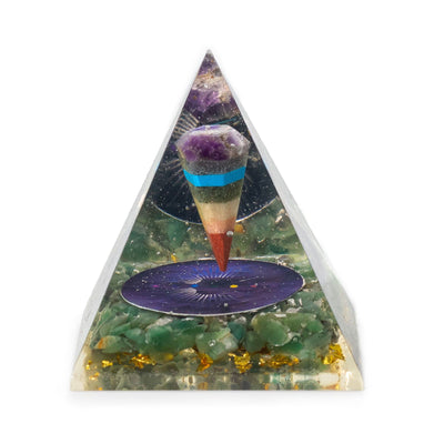 Pirâmide Média Orgonite com Pêndulo e Chips Verdes de Aventurina 7x6 cm
