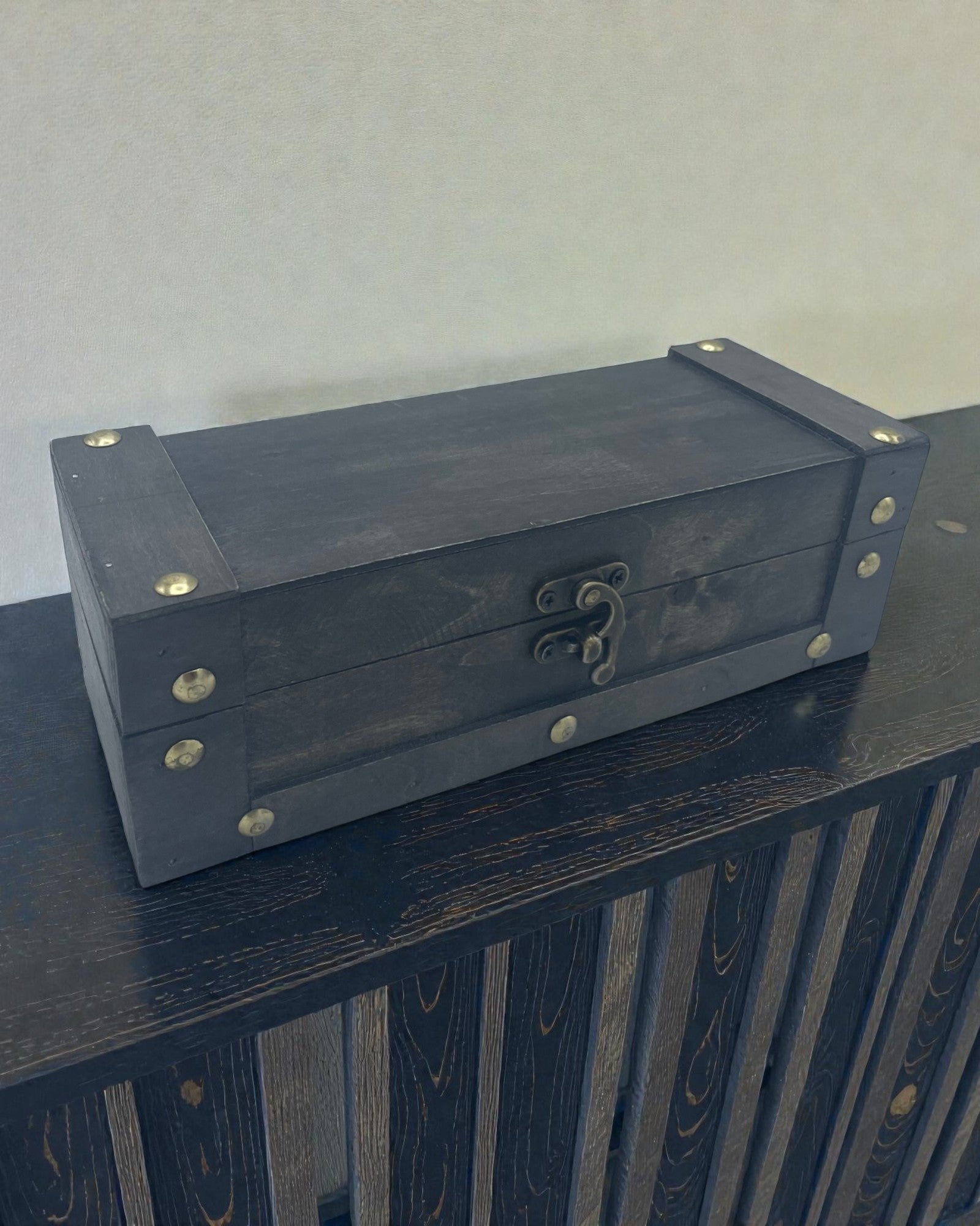 Arca de Chá Esbelta – Caixa Longa Cinzenta