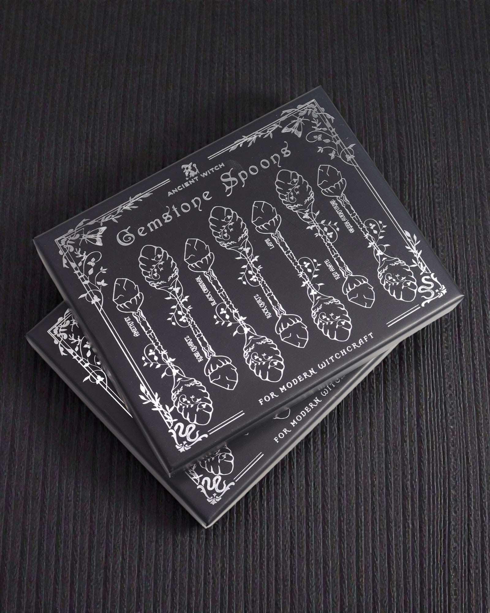 Arcana Noctis – Conjunto de 7 Colheres de Bruxa Cinzento-Escuro com Pedras Naturais