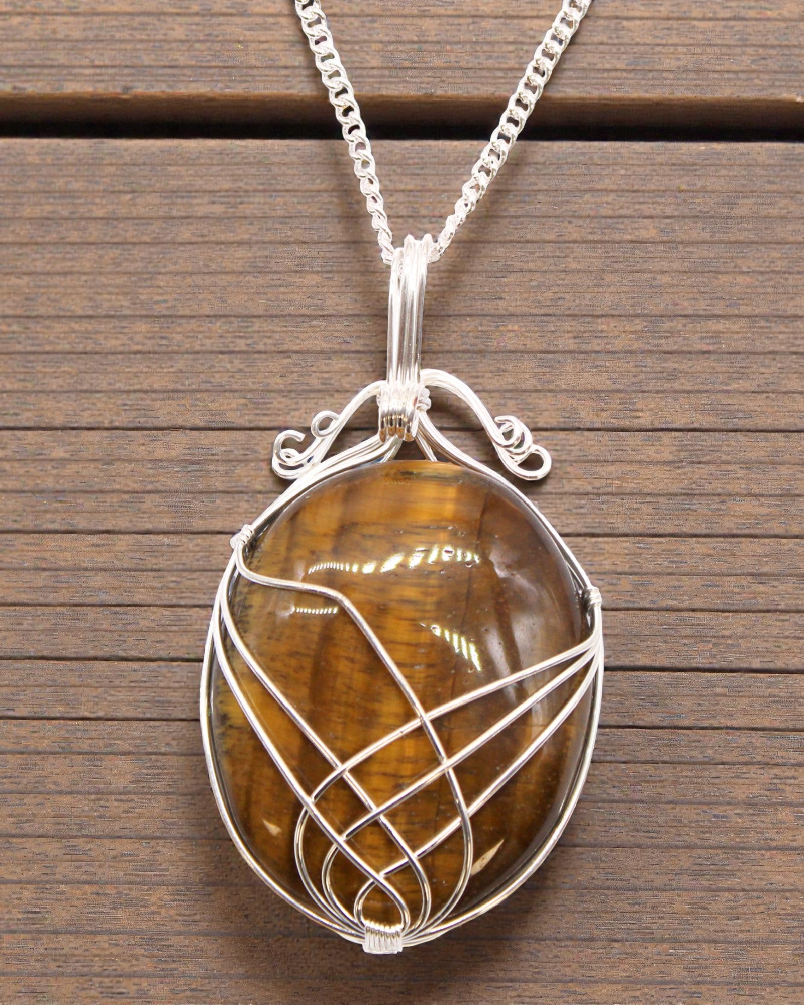 Zawijas Mocy – Colar com Olho de Tigre, Entrelaçado à Mão