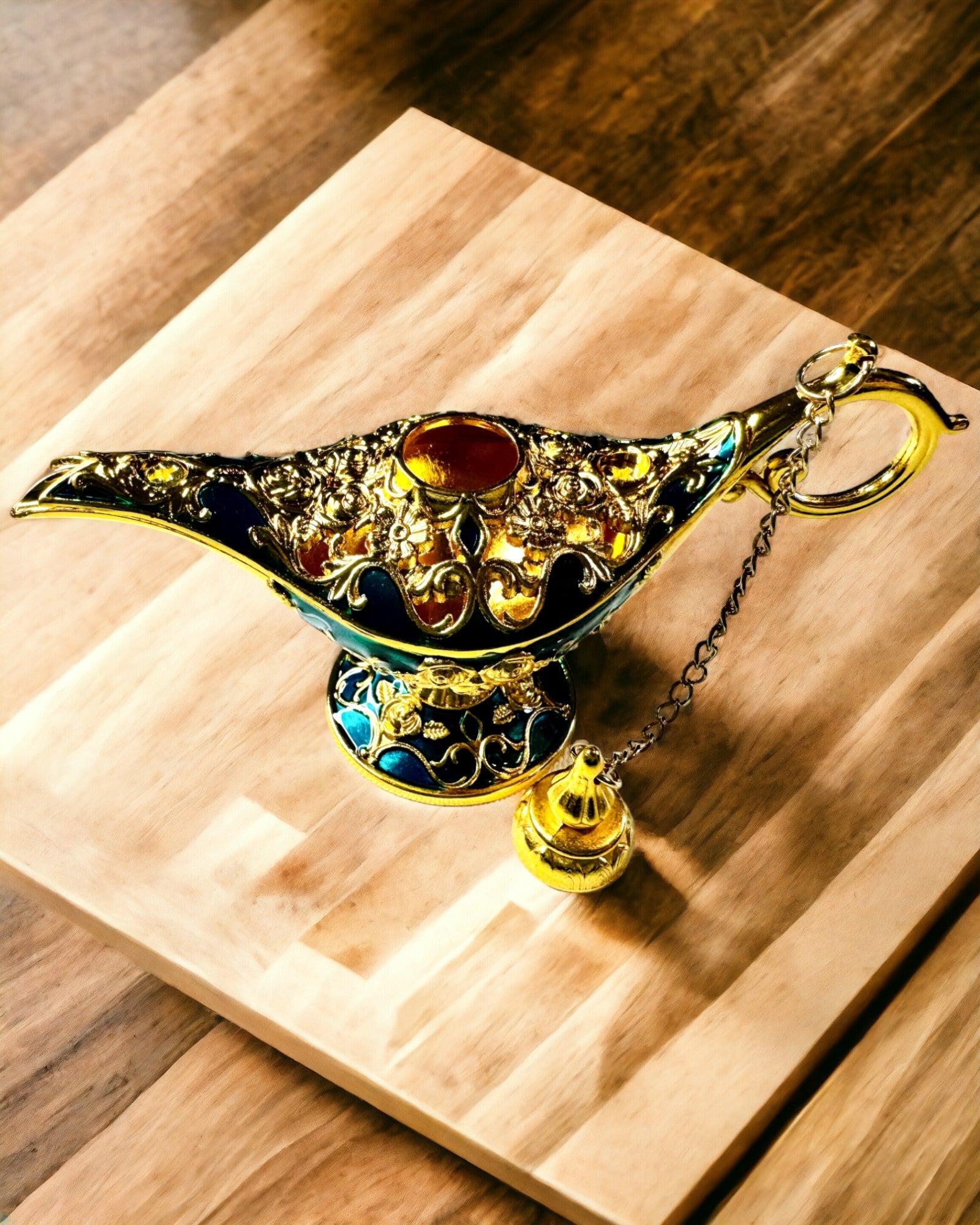 Pequena Lâmpada de Aladino Feita à Mão - Artesanato Artístico em Metal para Decoração de Casa, gravura
