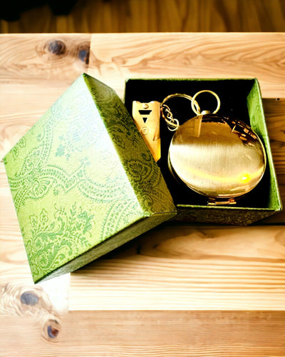 Conjunto Elegante com Bússola e Apito de Sinalização