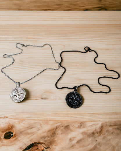 Colar com Bússola – Joalharia Forjada em Aço Inoxidável para Homens e Mulheres em Duas Cores, com gravação