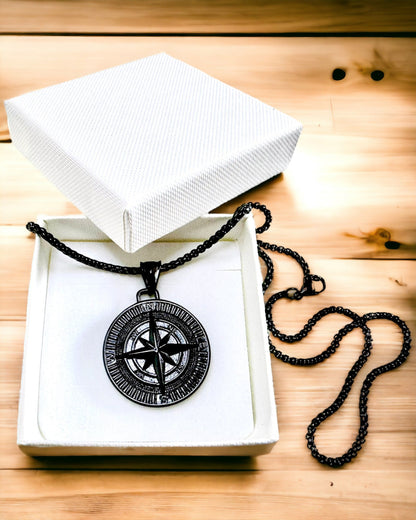 Colar com Bússola – Joalharia Forjada em Aço Inoxidável para Homens e Mulheres em Duas Cores, com gravação