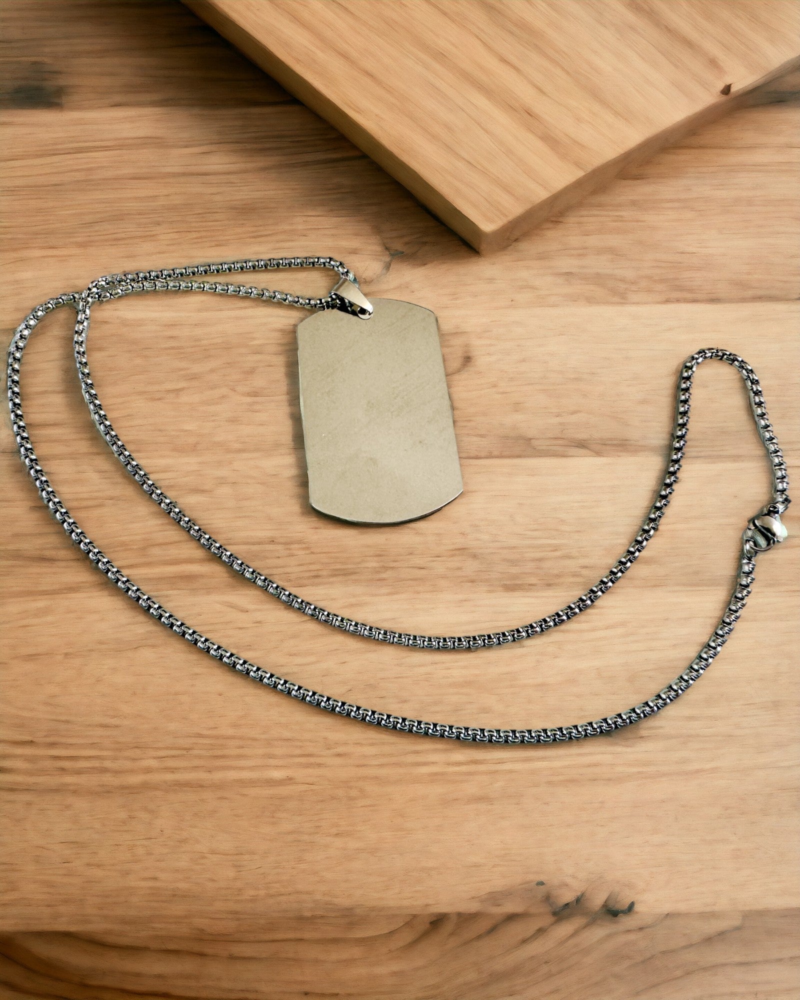 Colar com Dog Tag "Três Tons de Estilo" - Placa de Identificação - Pingente Elegante em Aço Inoxidável com Opção de Gravação
