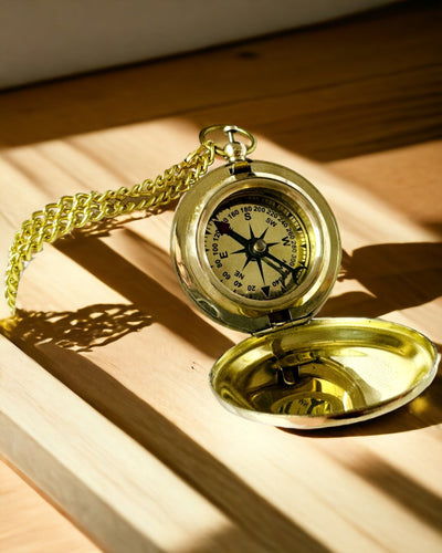 Bússola Aventura de cor dourada – Elegante Navegador de Descobertas