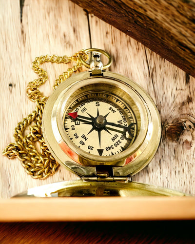 Bússola Aventura de cor dourada – Elegante Navegador de Descobertas