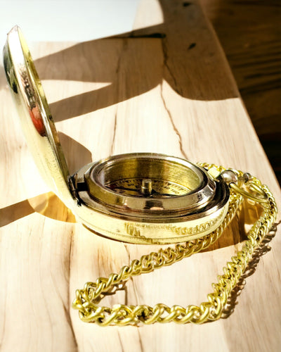 Bússola Aventura de cor dourada – Elegante Navegador de Descobertas