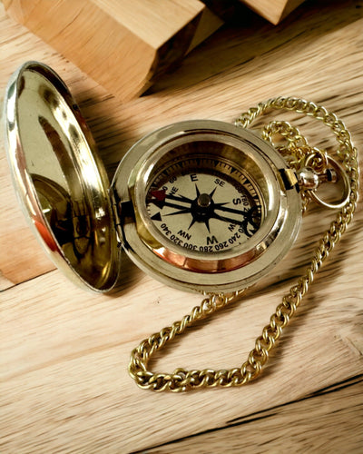 Bússola Aventura de cor dourada – Elegante Navegador de Descobertas