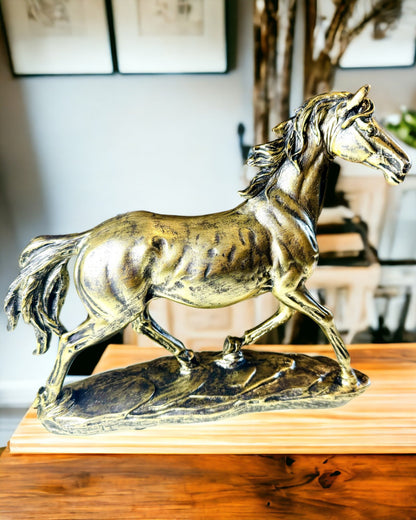 Estatueta de Cavalo a Galopar em Resina com Opção de Gravação
