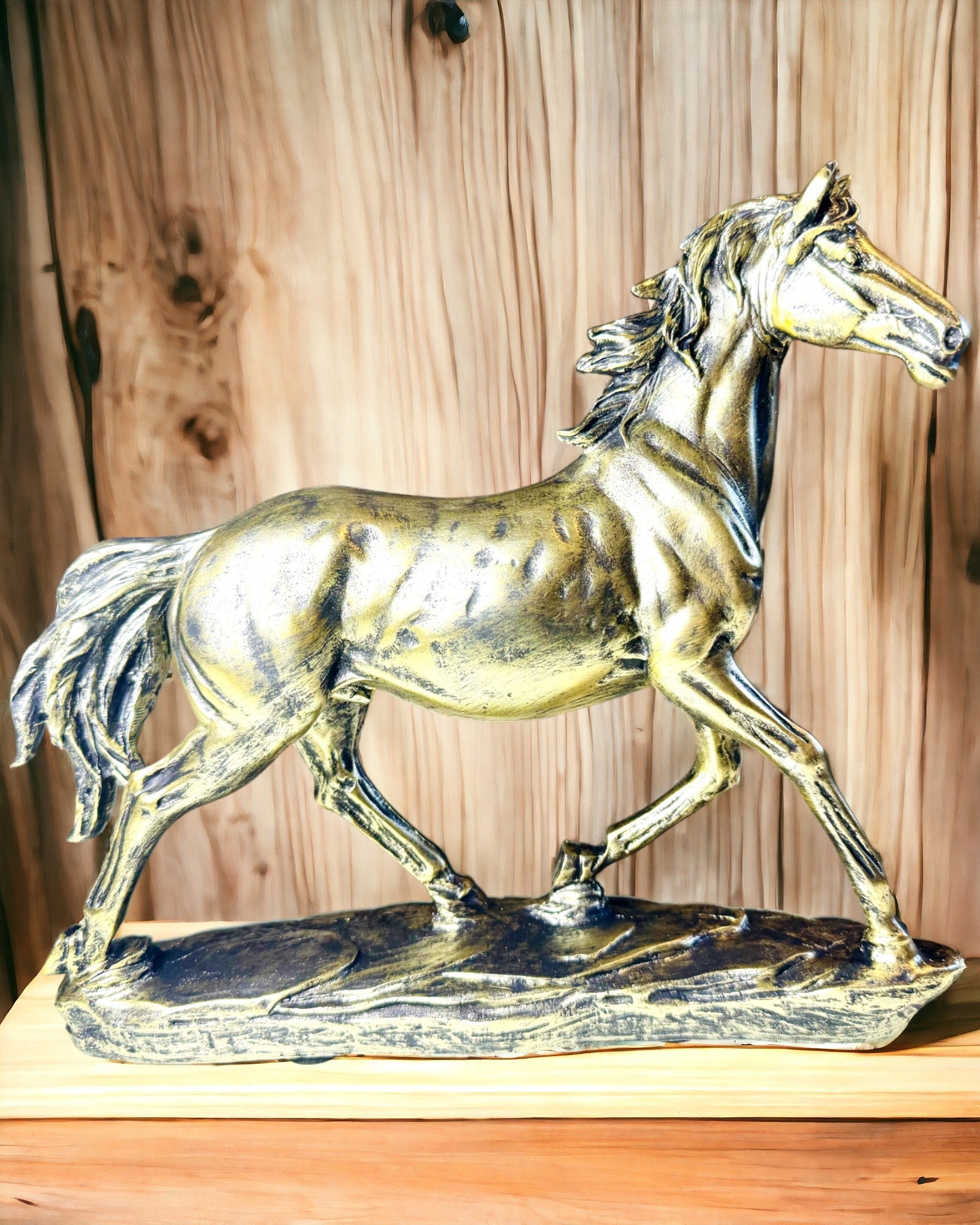 Estatueta de Cavalo a Galopar em Resina com Opção de Gravação