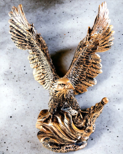 "Władca Wiatrów" - Escultura Retro de Águia em Estilo Vintage com Opção de Gravação
