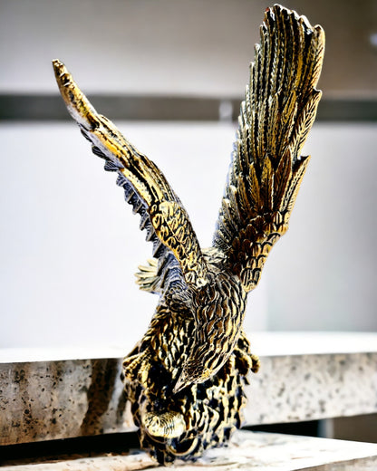 Águia Real – Estatueta Decorativa de Resina com Opção de Gravação