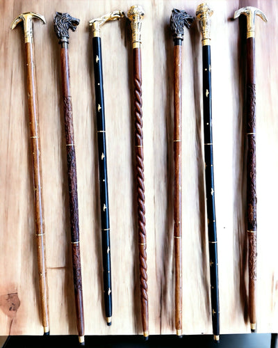 Kompasso Brown - Bengala para Caminhada - Madeira Esculpida à Mão - Edição Exclusiva com Opção de Gravação