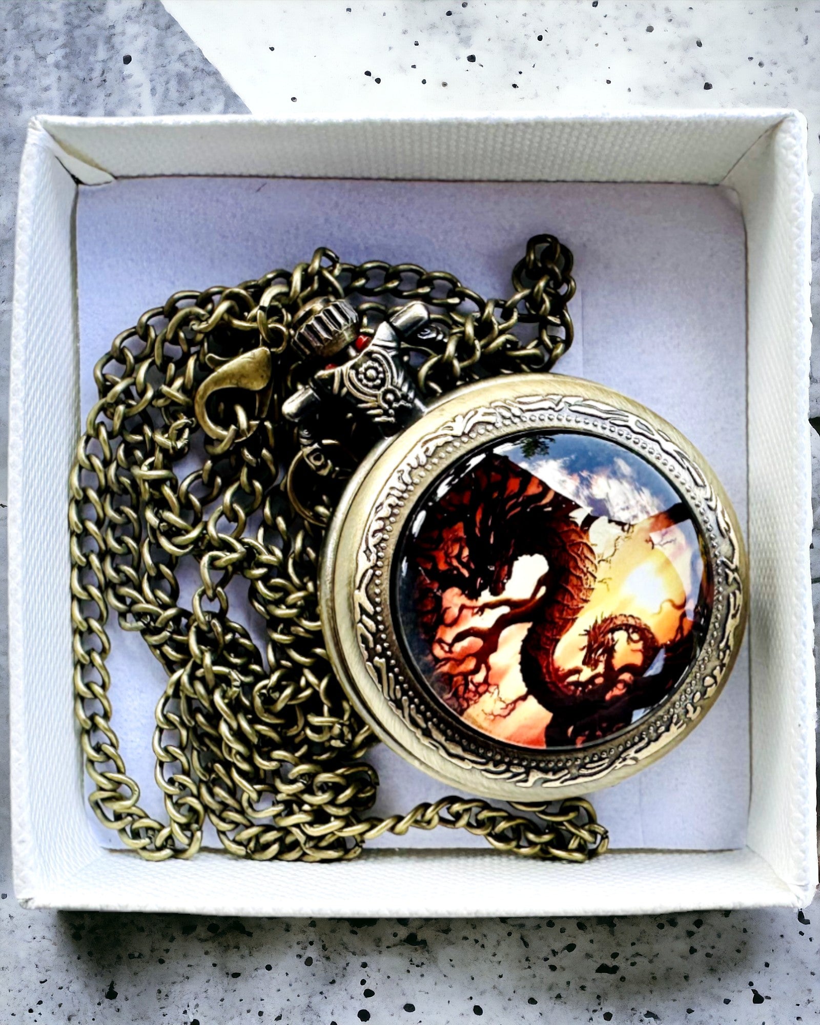 Relógio de Bolso "Dragon's Twilight" personalização com gravação