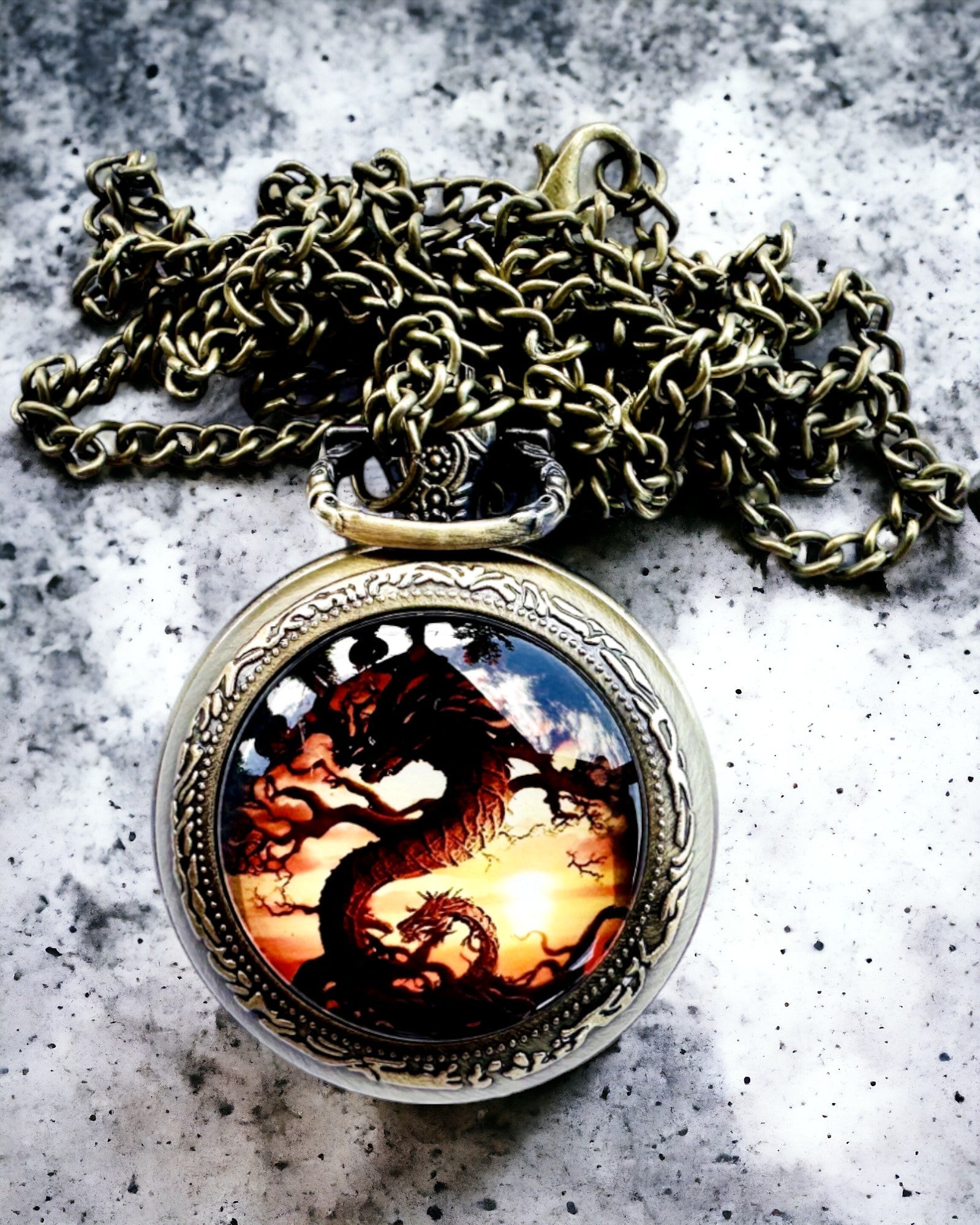 Relógio de Bolso "Dragon's Twilight" personalização com gravação