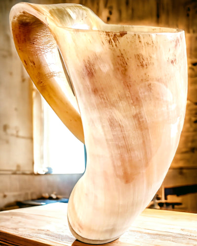 Caneca Esculpida 'Majstersztyk' com possibilidade de personalização por gravação - 5 variantes de cores