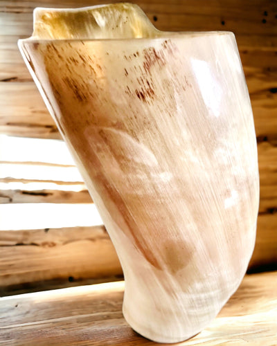 Caneca Esculpida 'Majstersztyk' com possibilidade de personalização por gravação - 5 variantes de cores