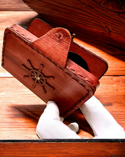 "Komandorskie Etui" – Estojo de Bolso Feito à Mão para Relógio de Bolso ou Bússola com Opção de Personalização