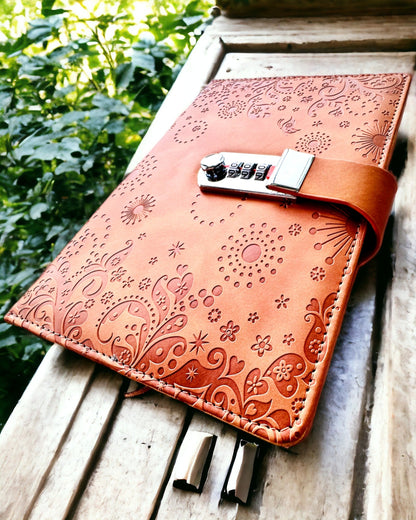 Caderno Exclusivo, pele PU, A5 com Fecho de Combinação - "Secret Journal", personalização com gravação