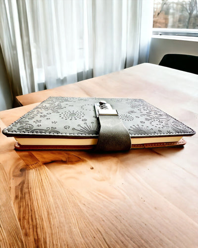 Caderno Exclusivo, pele PU, A5 com Fecho de Combinação - "Secret Journal", personalização com gravação