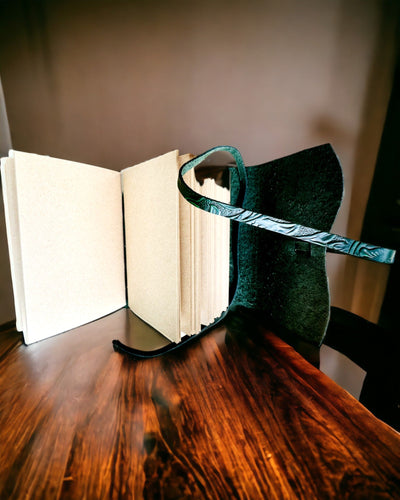 Notatnik Premium em Couro "Elegância da Natureza" - 200 páginas, 120g, caderno, bloco de desenho, 2 cores à escolha, personalização com gravação