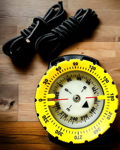 Bússola de mergulho AquaGuide - bússola à prova de água com função de luminescência e correia flexível, possibilidade de personalização