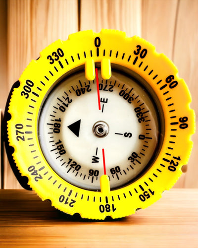 Bússola de mergulho AquaGuide - bússola à prova de água com função de luminescência e correia flexível, possibilidade de personalização