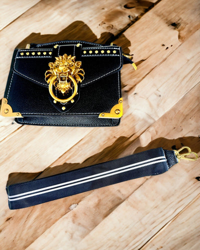 Bolsa Quadrada de Ombro com Acento de Leão - cor preta