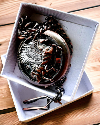Relógio de Bolso "Equus Tempus" - Cor: Castanho, Ouro Rosa com Motivo de Cavalo, possibilidade de personalização com gravação