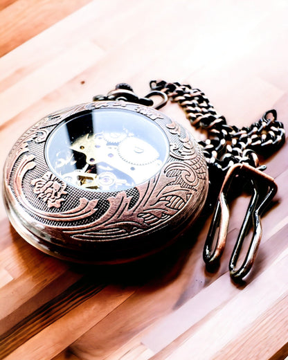 Relógio de Bolso "Equus Tempus" - Cor: Castanho, Ouro Rosa com Motivo de Cavalo, possibilidade de personalização com gravação