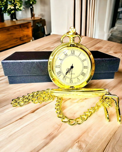 Relógio de Bolso Vintage em Cor Dourada com Entalhes – Acessório Masculino Elegante, Ideia de Presente Ideal