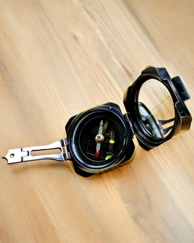 Compasso sólido e premium Capitão "Navigator" - com opção de personalização por gravação