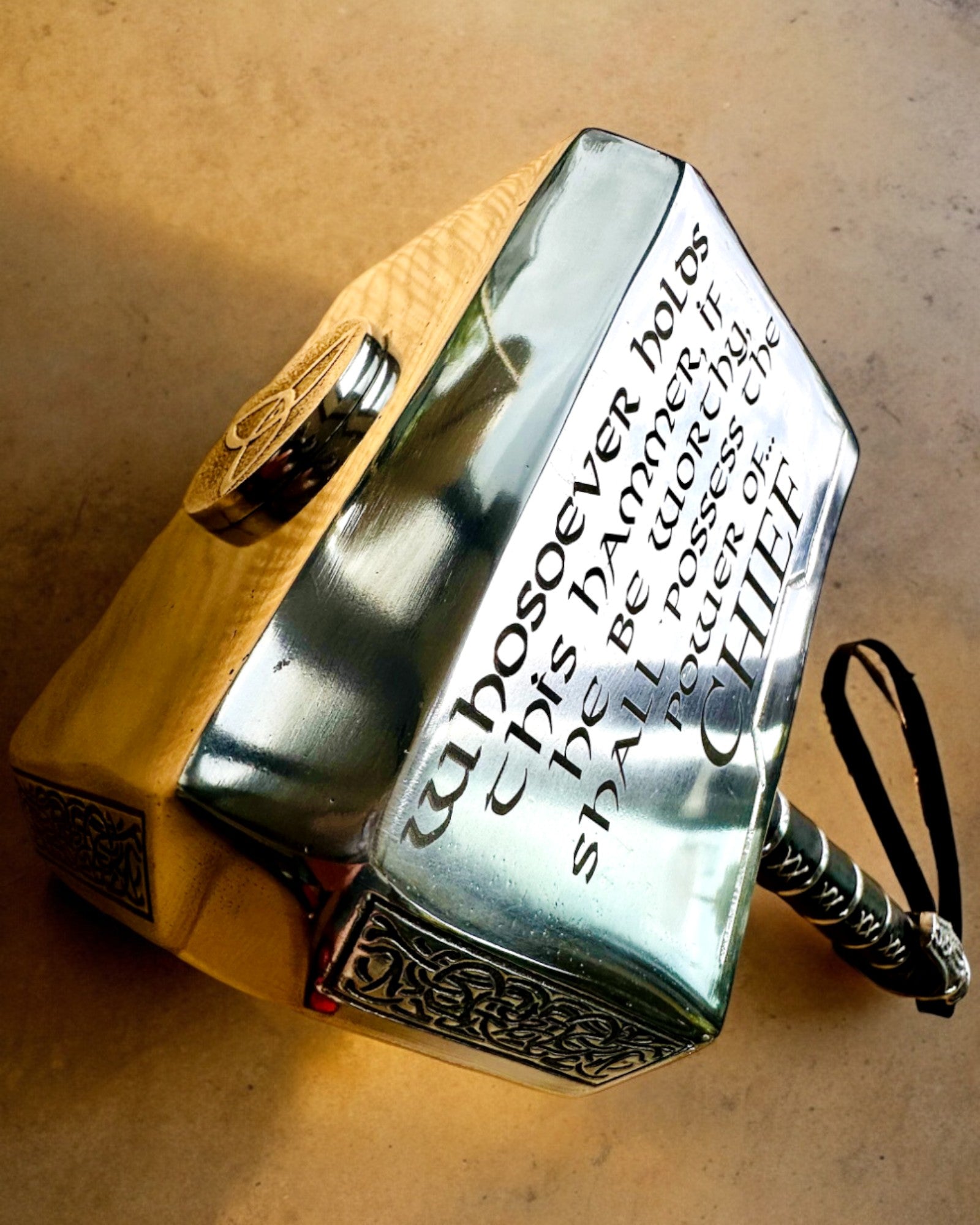 Martelo de Thor "Chief" - Martelo Artesanal Feito à Mão, personalização com gravação para presente