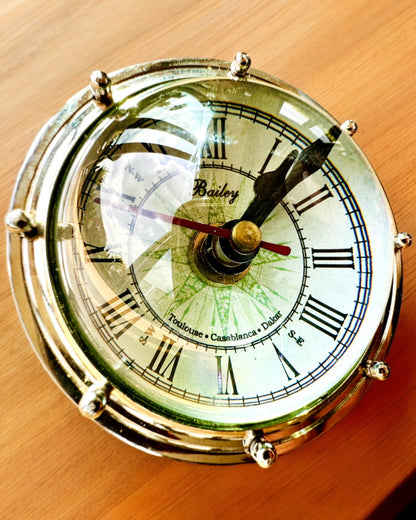 Bailey Compass Clock - Elegante Relógio com motivo de Bússola com Possibilidade de Gravação